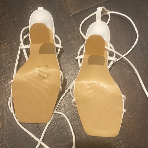 Never Worn White Heels - Picture 9 of 9